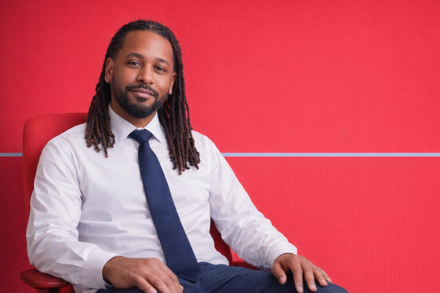 A mentor assisting app developers in optimizing their applications for search engines.